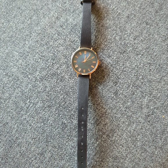 Watch - Picture 1 of 3